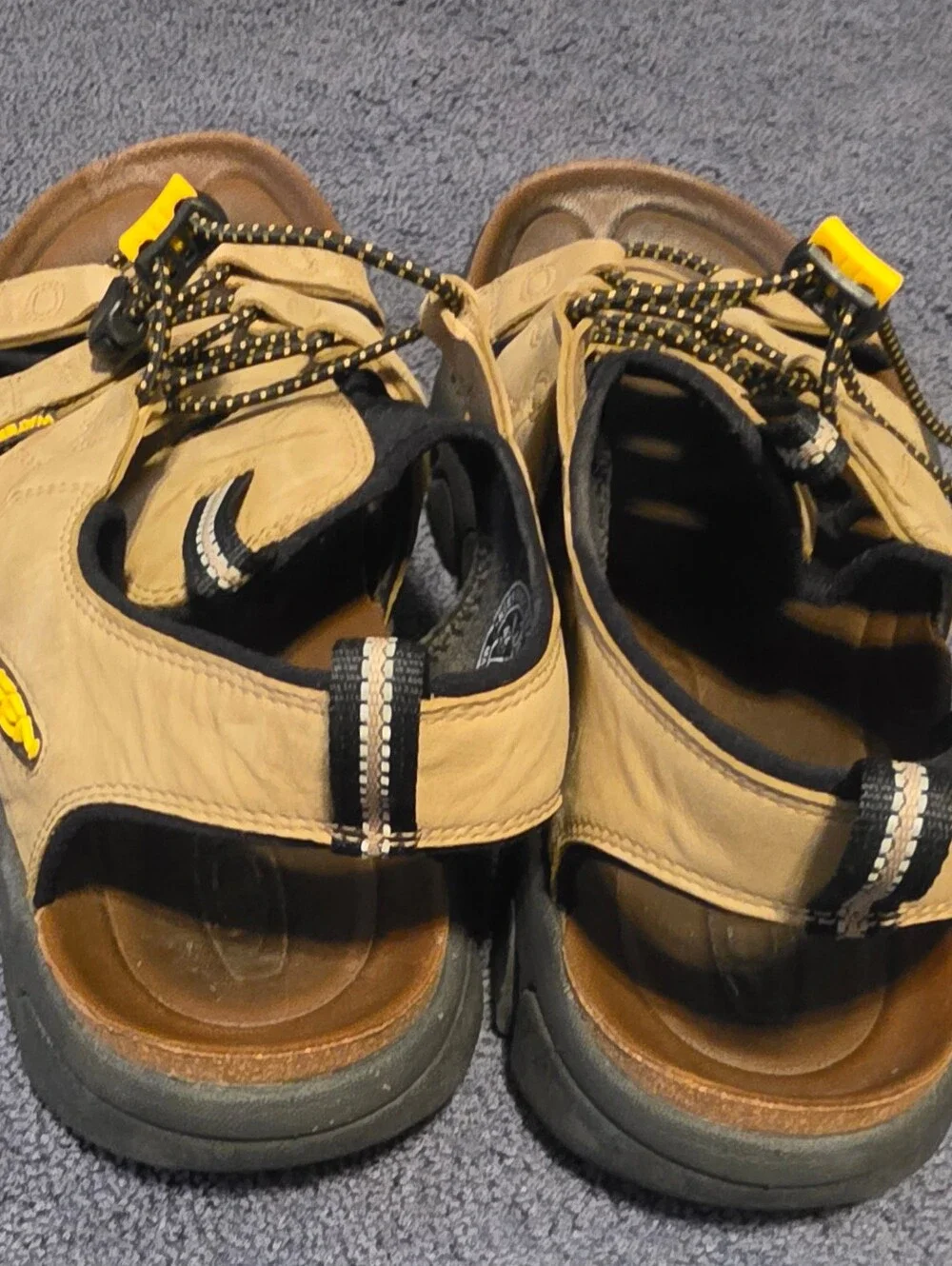 KEEN Leather waterproof hiking/walking sandal men size 9